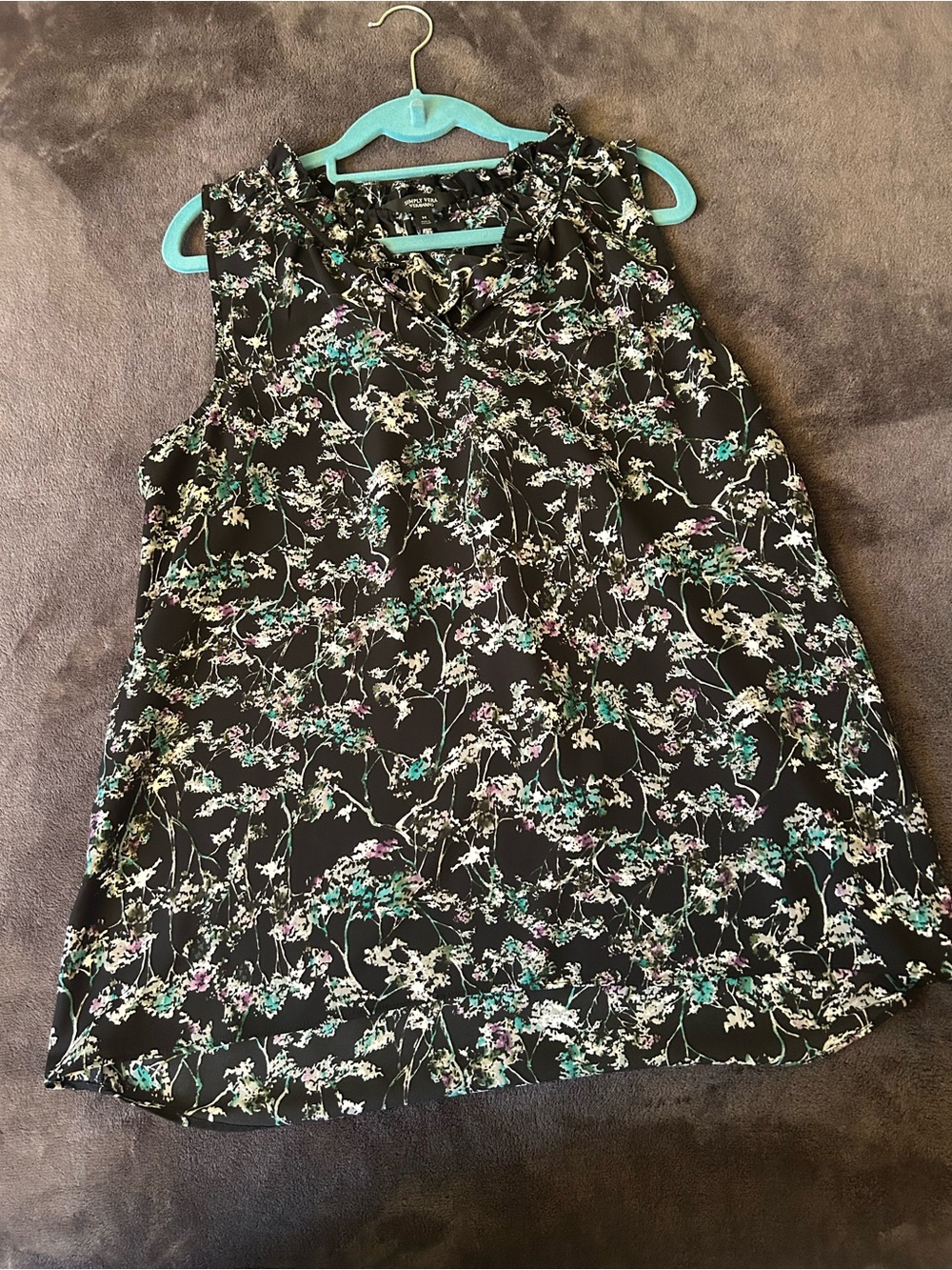 Simply Vera Vera Wang Black Floral Ruffle Neck Sleeveless Camisole